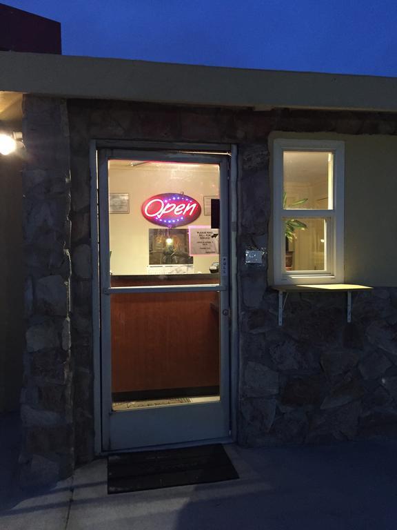 Mayfair Motel Inyokern Εξωτερικό φωτογραφία